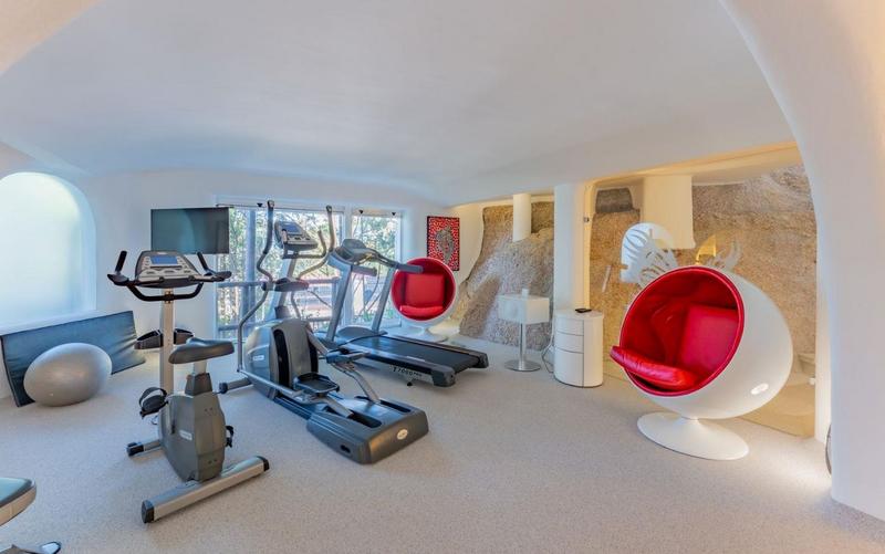 6 Bedroom Property for Sale in Bantry Bay Western Cape